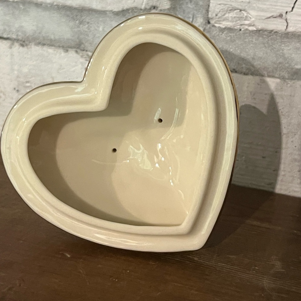 Lenox Doves Of Peace Heart Trinket Box Wings Of Love Intricate Floral Gold Trim - Picture 5 of 7